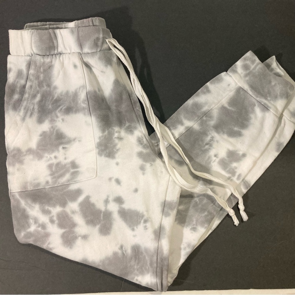 Caution to the Wind size S,white/gray Tie Dye,warm-ups, minor flaws (photos) GUC